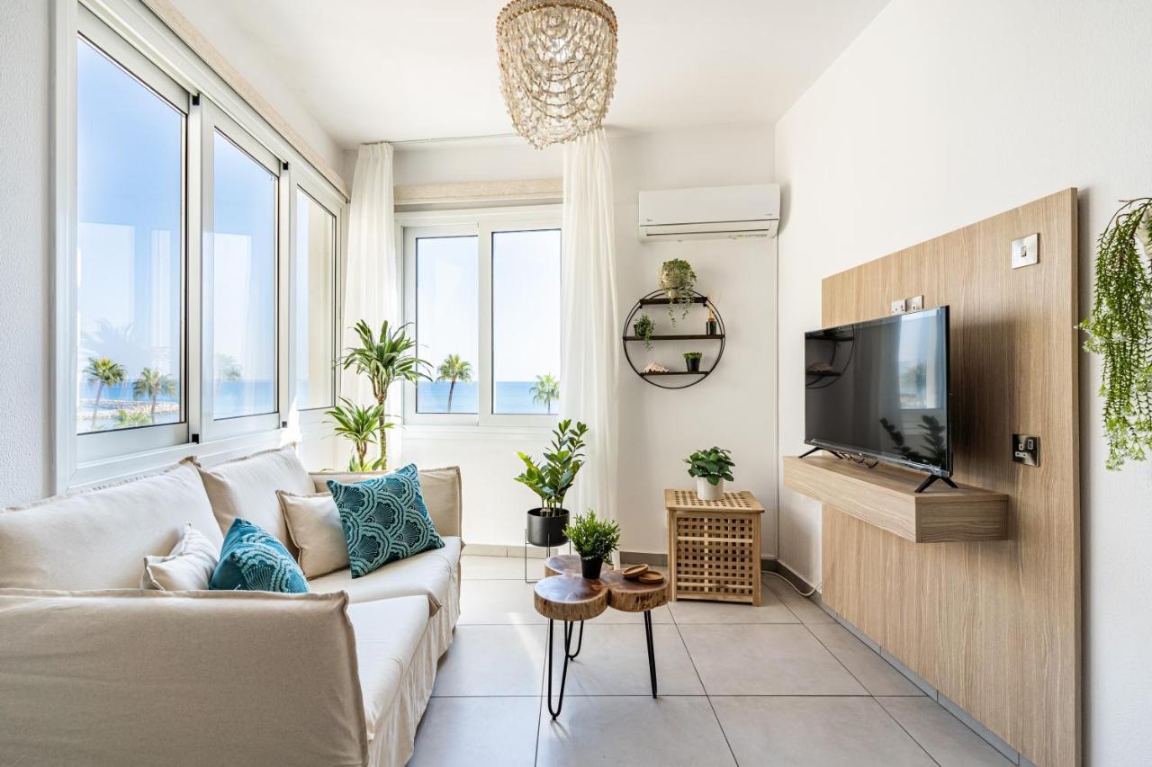 Whispering Palms 1-Br Apt By Finikoudes Beach ลาร์นาคา ภายนอก รูปภาพ