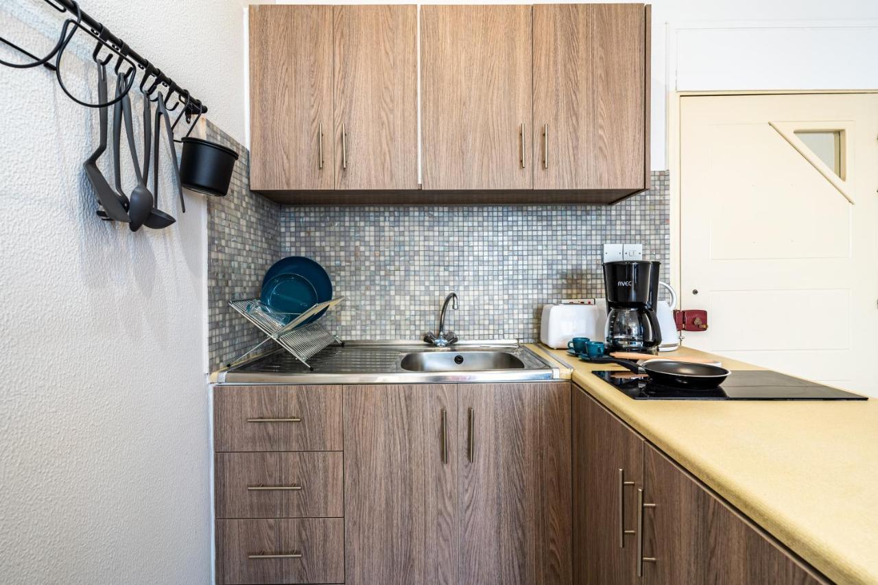 Whispering Palms 1-Br Apt By Finikoudes Beach ลาร์นาคา ภายนอก รูปภาพ