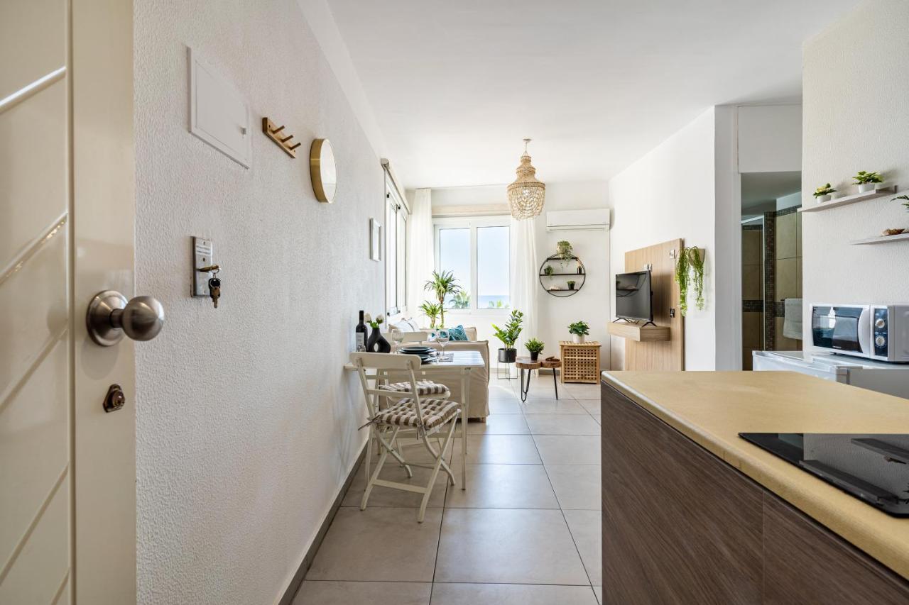 Whispering Palms 1-Br Apt By Finikoudes Beach ลาร์นาคา ภายนอก รูปภาพ